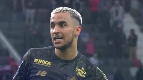 扑点+6次扑救，迈尼昂当选与国米一役米兰队内最佳球员（扑出点球并完成6次扑救，迈尼昂获评米兰德比队内最佳球员）