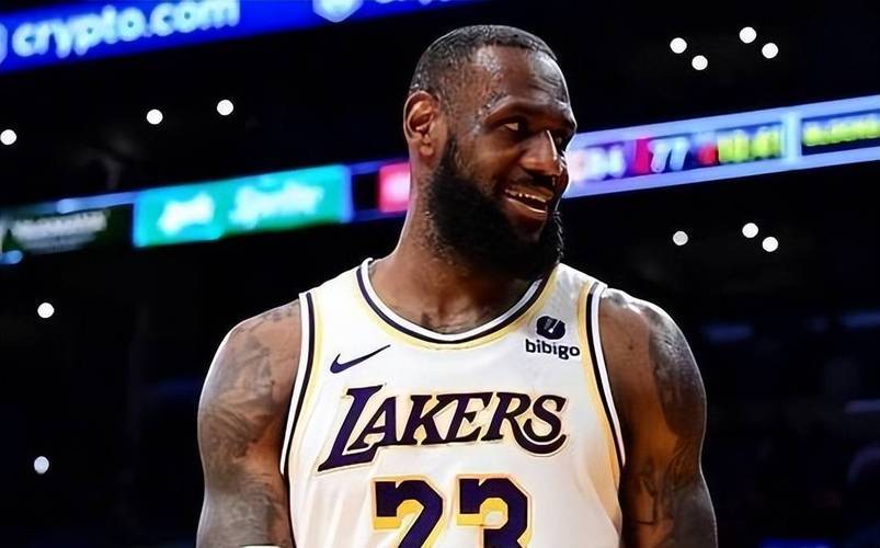 多特蒙德球迷挂横幅，反对海外比赛并攻击西甲高层（多特蒙德球迷举横幅抵制海外办赛并抨击西甲高层）