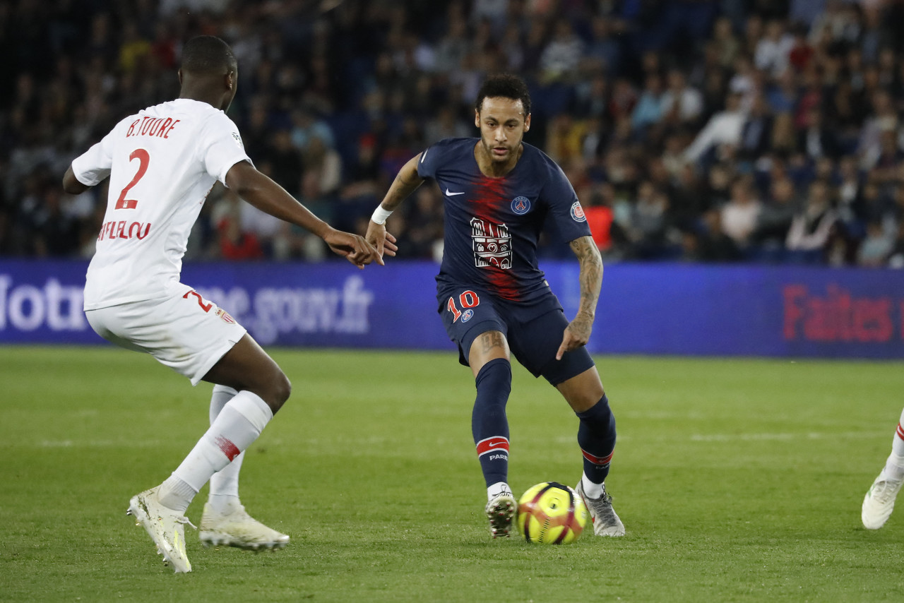 WTT香港总决赛：孙颖莎因伤退赛，蒯曼晋级决赛（WTT香港总决赛：孙颖莎伤退，蒯曼闯入决赛）