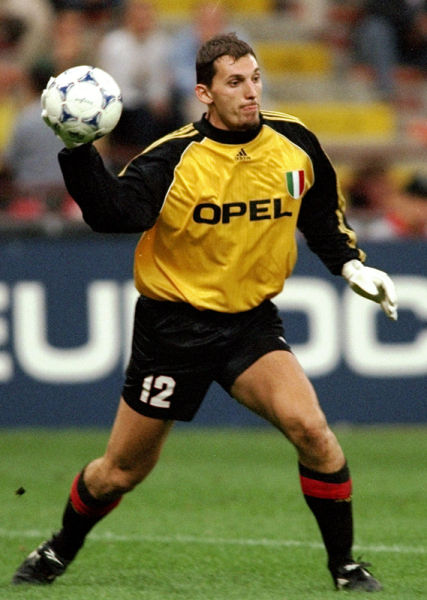 巴黎锋线全场压制（巴黎锋线统治全场）