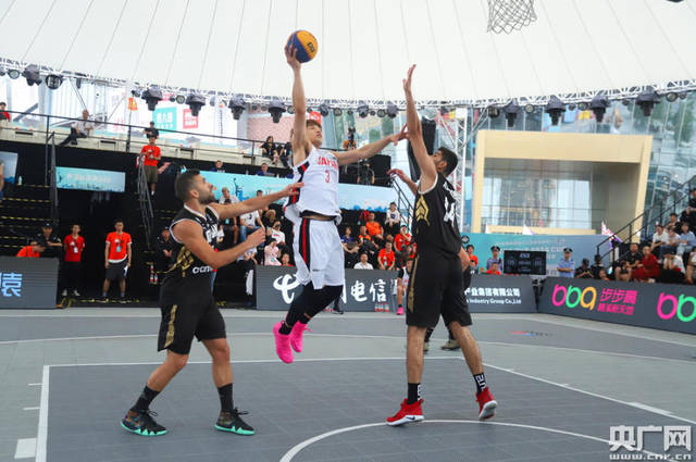 邵佳一执掌国足3把火：体能、纪律、数据，混日子球员的好日子到头了！（邵佳一挂帅国足出台三大举措：体能、纪律、数据全面强化，混日子者难立足）